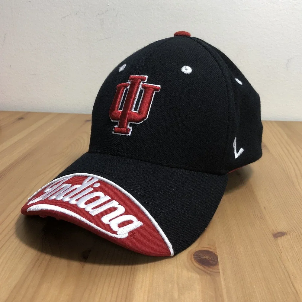 Indiana Hoosiers Zephyr Stretch Fit Hat Size M/L Black Red NCAA